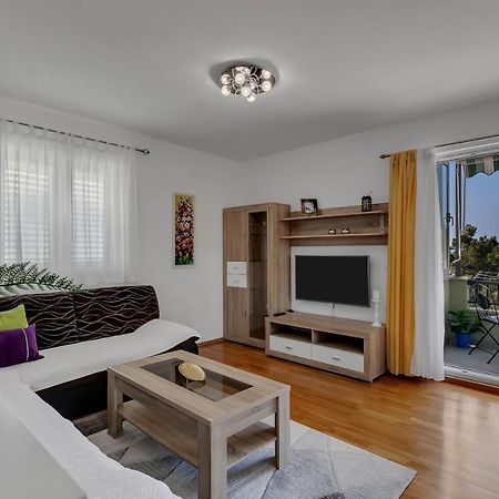 Apartment Pine Fine With Free Parking Makarska Eksteriør billede