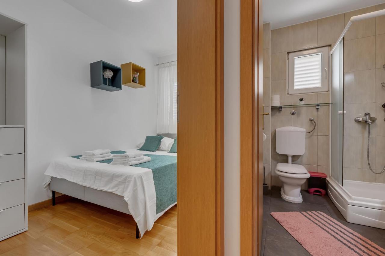 Apartment Pine Fine With Free Parking Makarska Eksteriør billede
